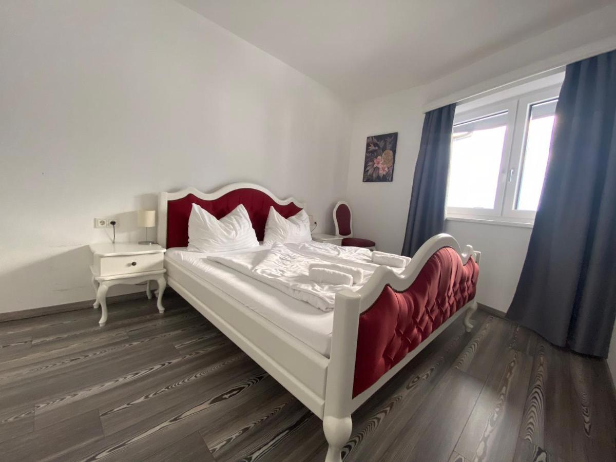 Lungau Living Appartements - Penthouse Санкт-Михель  Экстерьер фото